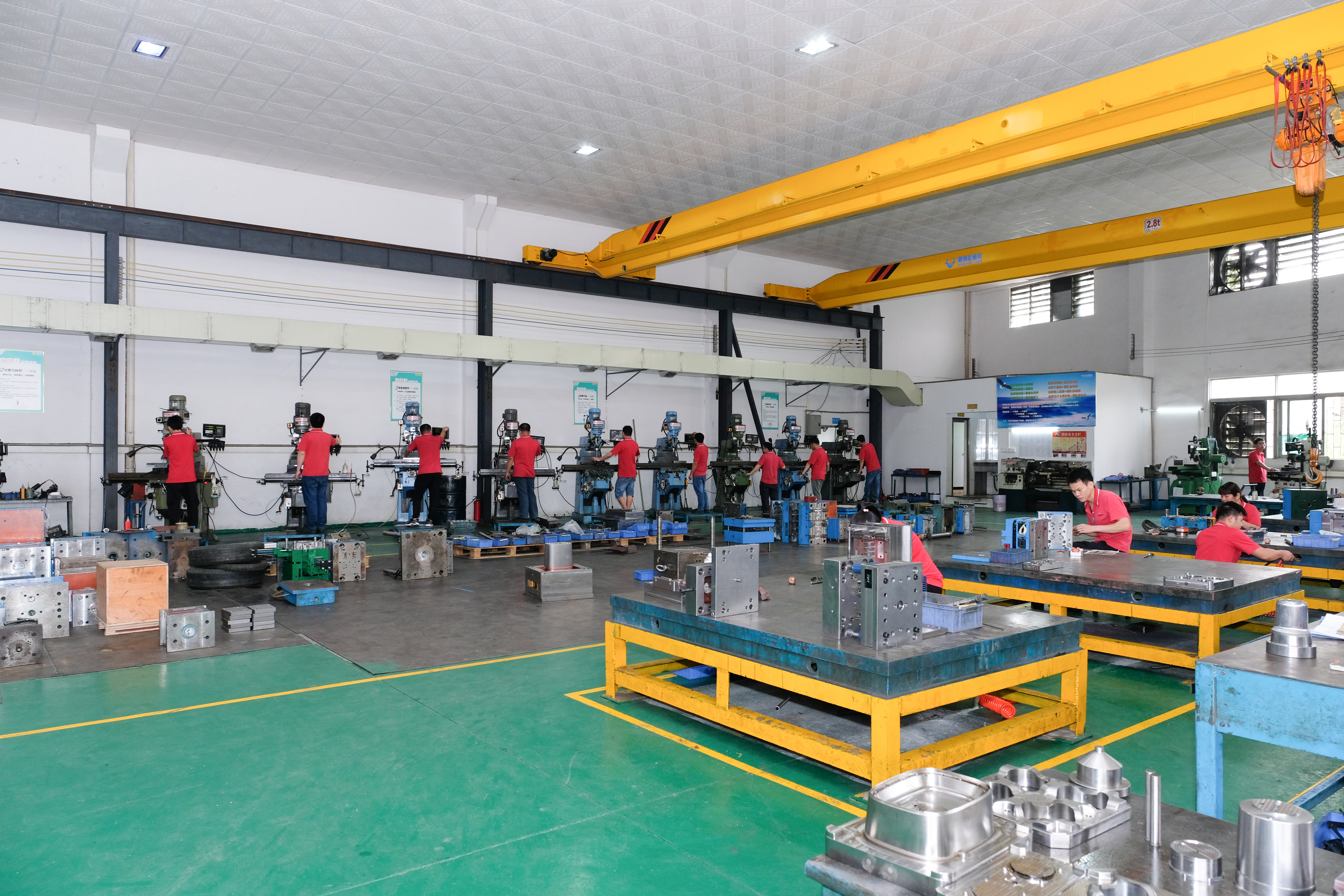 易游(中国)注塑模具生产厂家工模车间铣床 易游(中国)注塑模具生产厂家工模车间铣床