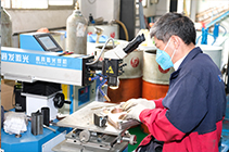 中山易游(中国)注塑模具-工模车间激光焊加工